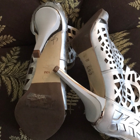 🆕 BCBGMaxazria laser cut gladiator sandals bootie - Picture 3 of 3